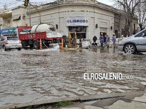 Rompieron caño de agua en pleno centro de la ciudad