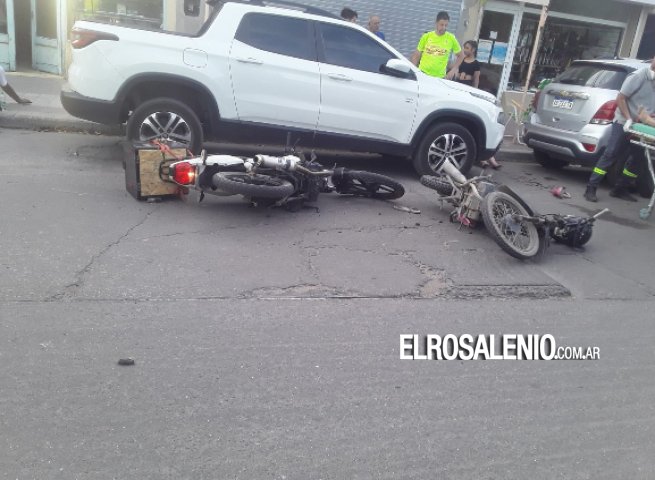 Siniestro vial entre motos deja dos heridos leves