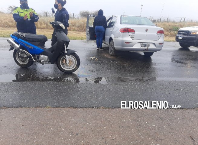 Ocupantes de una moto fueron derivados al H.N.P.B tras siniestro vial 