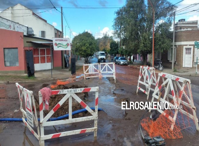 Repararon la pérdida de agua en Quintana y 25 de Mayo