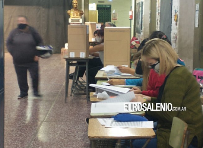 Con seis mesas de votación rosaleñas, SUTEBA lleva adelante elecciones