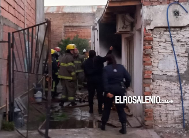 Incendio en vivienda dejó en la calle a una mujer y sus hijos menores