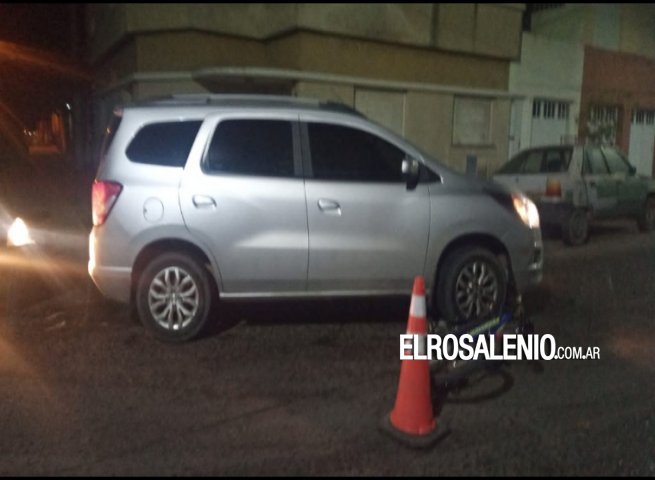 Siniestro vial entre un auto y una bicicleta