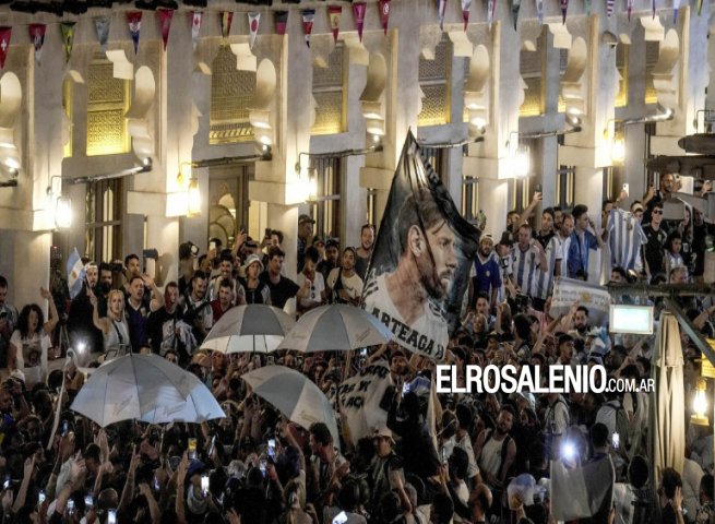Los argentinos armaron un ruidoso festejo en el corazón de Souq Waqif