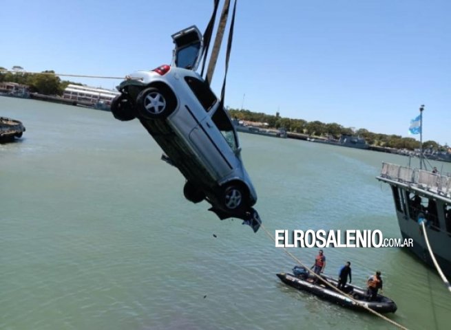 Vehículo fue rescatado del fondo del mar en Puerto Belgrano