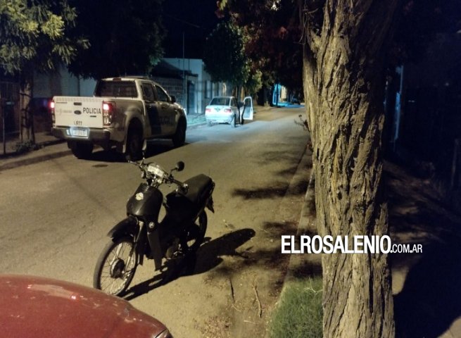 Accidente vehicular entre automóvil y moto en Ciudad Atlántida
