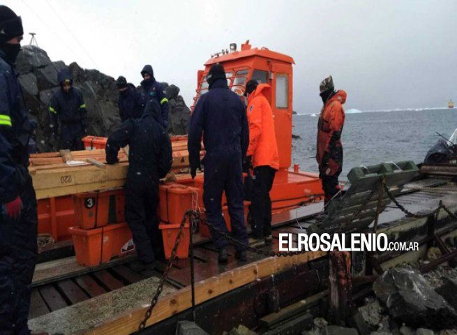 La Base Conjunta Antártica Esperanza recibió al rompehielos “Almirante Irízar”