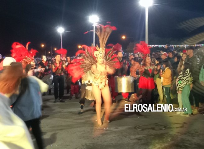 La segunda noche de Corsos Rosaleños, acompañada por el clima y la gente