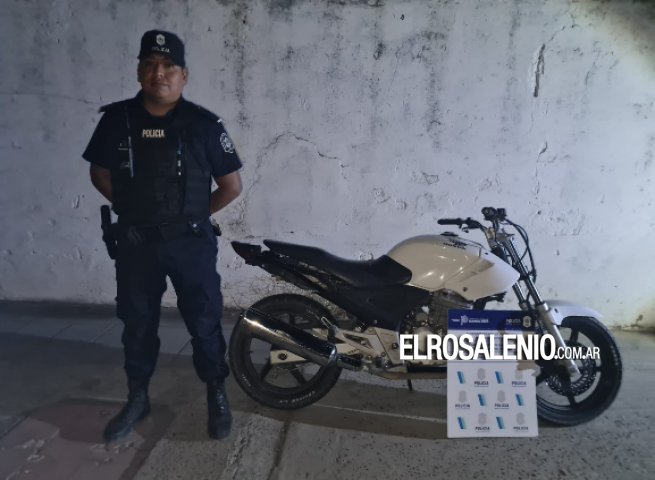 Detuvieron a menor de 17 años que circulaba con moto robada