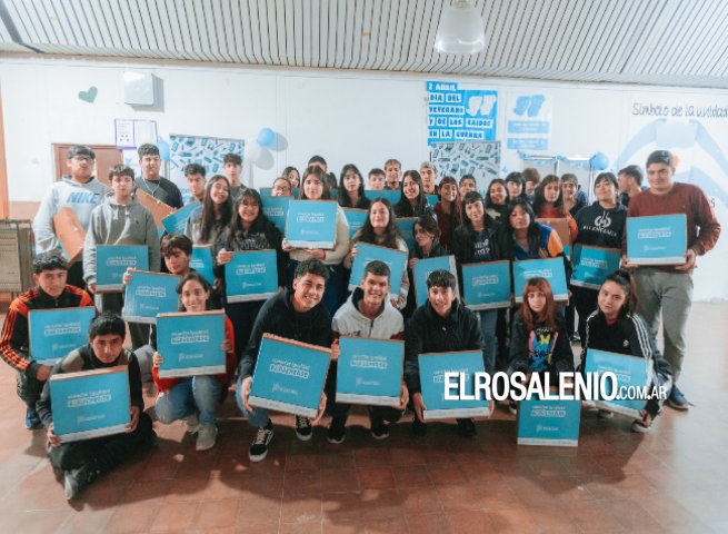 Más de 700 alumnos rosaleños reciben su netbook