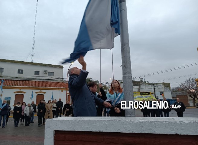 Uset encabezó el acto en homenaje a Belgrano en el Teatro Colón