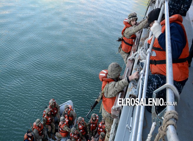 Adiestramiento anfibio en la Base Naval Puerto Belgrano