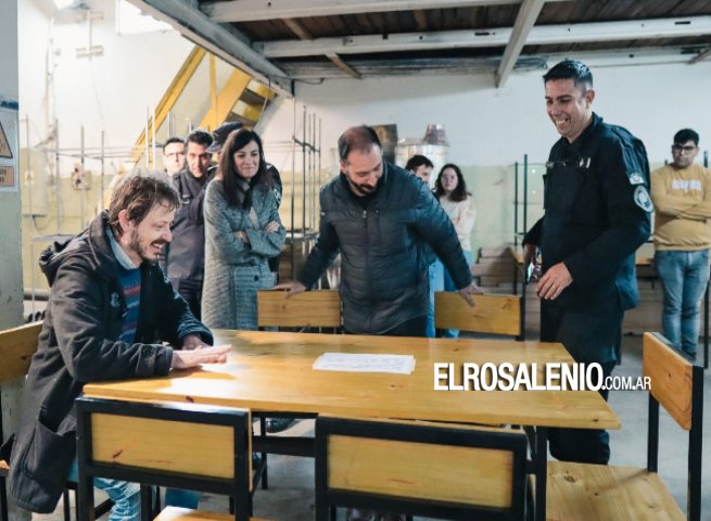 Presos de la cárcel de Floresta donan mesas y sillas al Hospital Penna