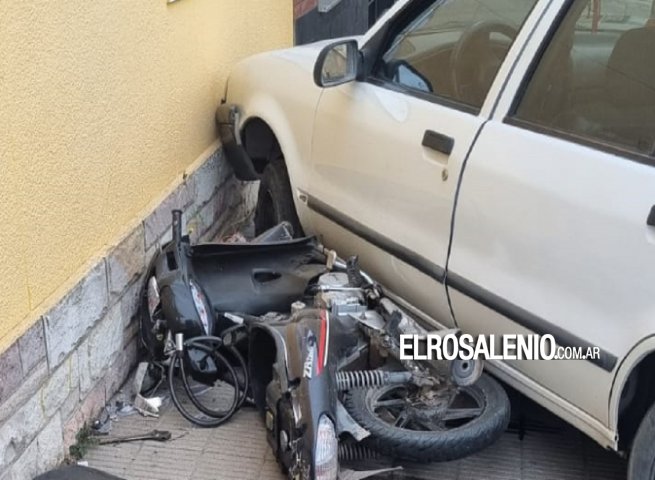 Choque múltiple entre un auto, una moto y un camión