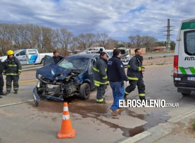 Fuerte colisión en la rotonda de Grünbein