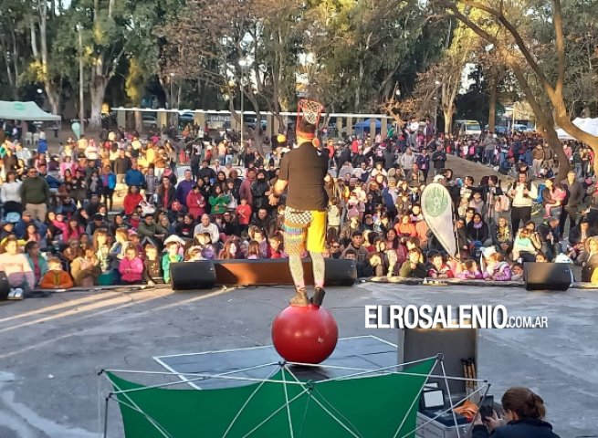 Multitudinarios festejos por el Día del Niño