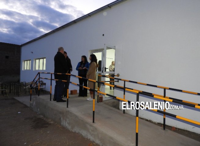 Uset recorrió las obras de ampliación finalizadas en el Instituto 190