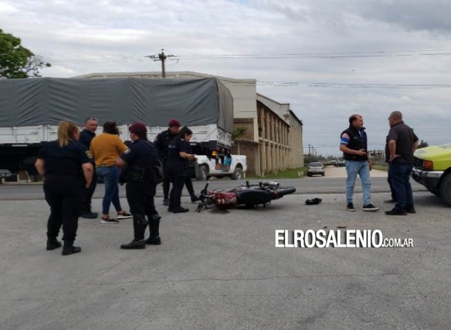 Motociclista sufrió fractura de tibia tras accidente en ruta 3