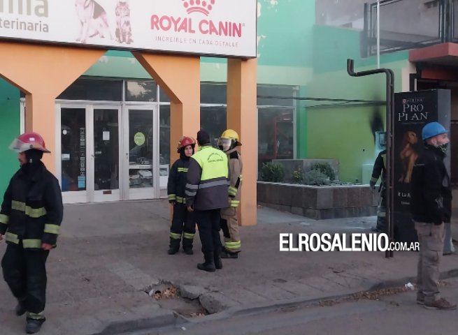 Rápido accionar de la CEPA y Bomberos evitó un incendio en un comercio