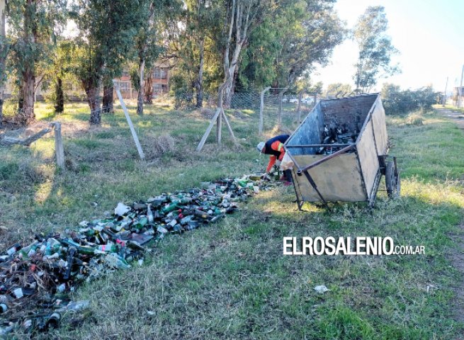 Tiraron las botellas en el Circuito de la Salud, reconocieron el error y las levantaron