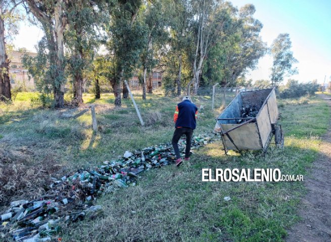 Tiraron las botellas en el Circuito de la Salud, reconocieron el error y las levantaron