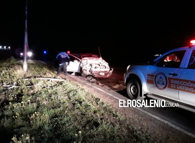 Chocan de atrás a un camión sin luces que frenó y luego huyó