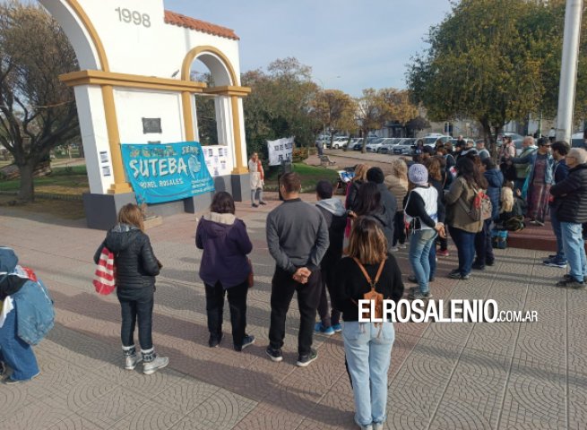 SUTEBA se manifestó en defensa de la escuela pública y contra la Ley Bases