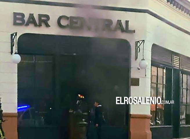 Ahumamiento por principio de incendio en el Bar Central generó el desalojo de clientes