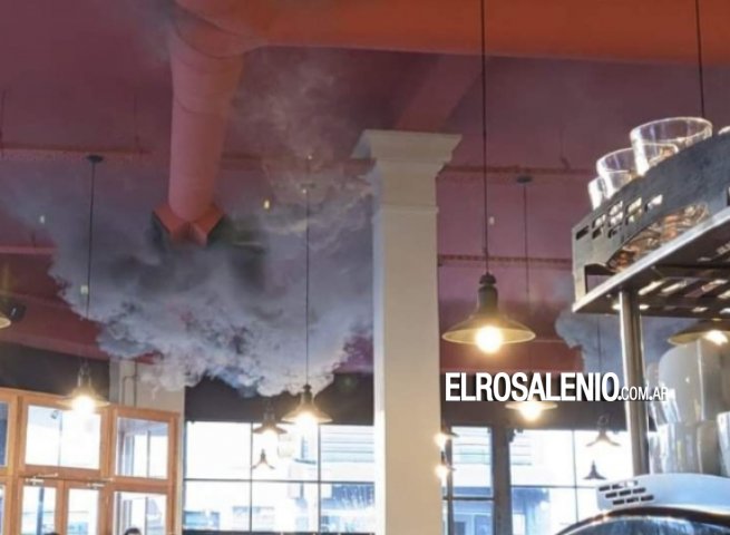 Ahumamiento por principio de incendio en el Bar Central generó el desalojo de clientes