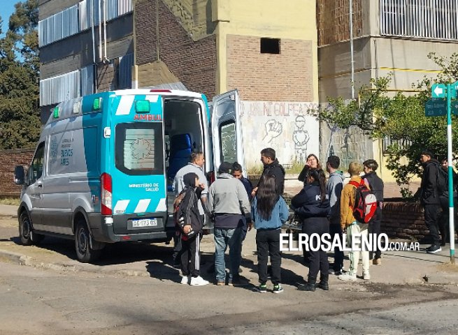 Un menor fue derivado al hospital con fractura de tabique por un golpe en su rostro