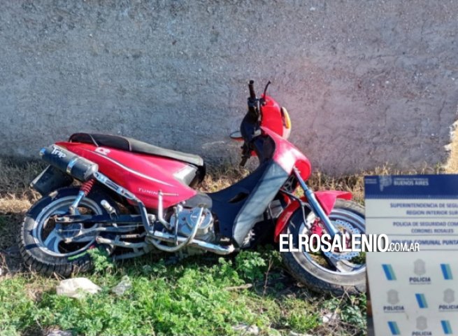 Una moto que habían robado fue hallada en un descampado