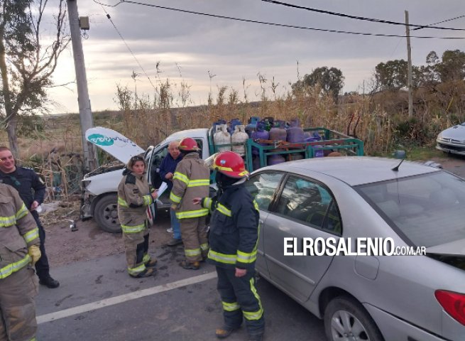 Al menos 5 vehículos implicados en un fuerte accidente en la Ruta 229 en el cruce con Villa del Mar