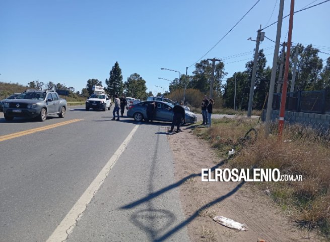 Un auto embistió a un ciclista en el ingreso a la ciudad por Ruta 229