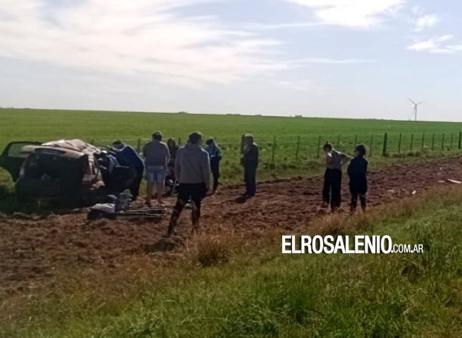 Vuelco en camino a Pehuen Co generó traslado de una mujer al hospital Penna