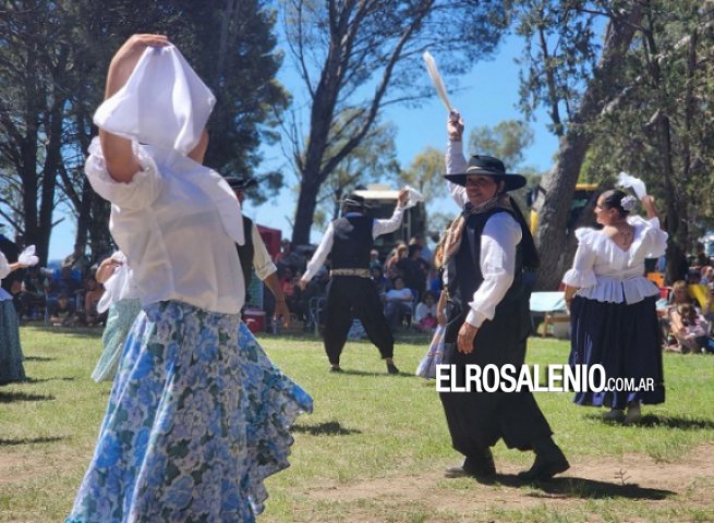 Bajo Hondo celebró sus 133 años con espectáculos, ferias y una buena convocatoria