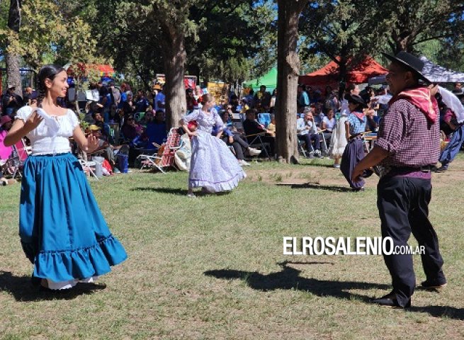 Bajo Hondo celebró sus 133 años con espectáculos, ferias y una buena convocatoria