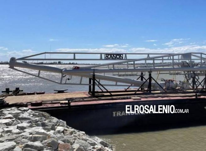 Avanzan las obras de Otamérica en Puerto Rosales: colocan primer brazo de carga de petróleo
