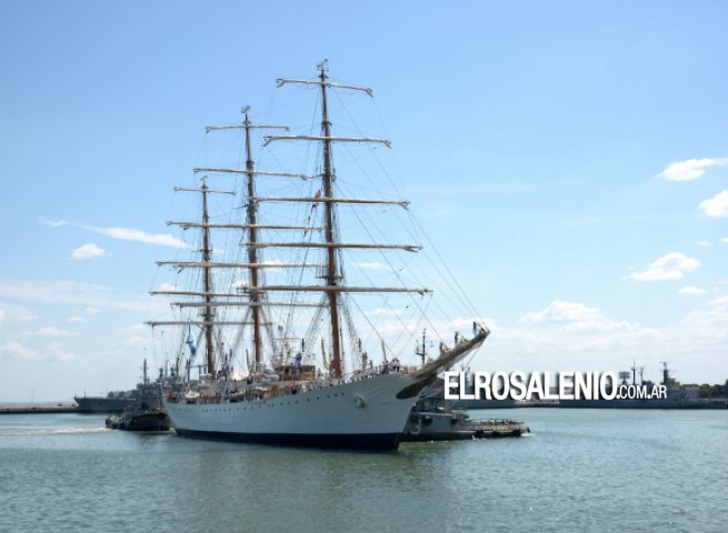 La Fragata Libertad arribó ayer a Puerto Belgrano