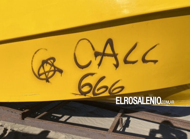Aparecen pintadas con el “666” en Pehuen Co, a horas del incendio en la capilla
