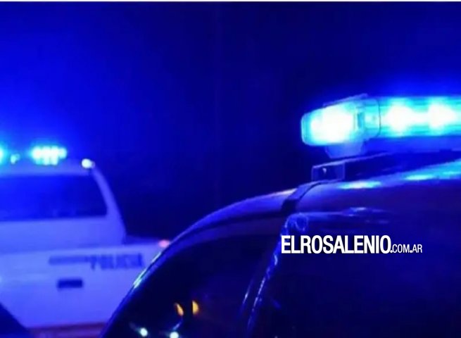 Atacó a su familia con un palo de amasar y terminó detenida: hay un hombre internado