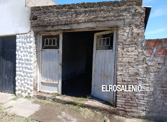 Incendio en un garaje de Villa Arias dejó importantes daños materiales