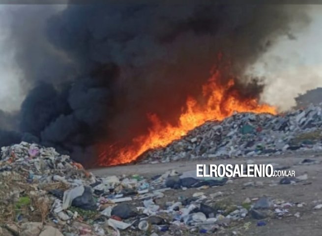 Los incendios del basural contaminan y enferman a la gente