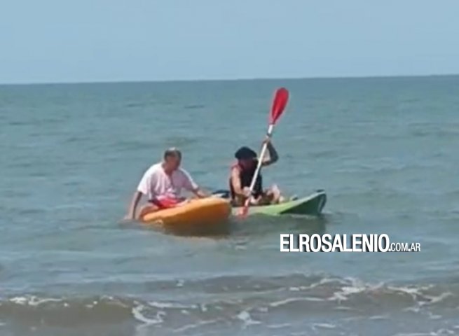 Rescataron a un kayakista que se dio vuelta en el mar en Pehuen Co