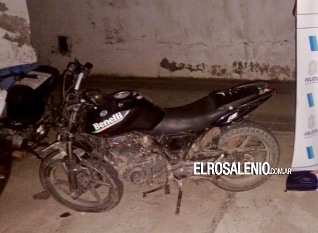 En una moto robada chocó contra un auto en el parque San Martín, la abandonó y se dio a la fuga