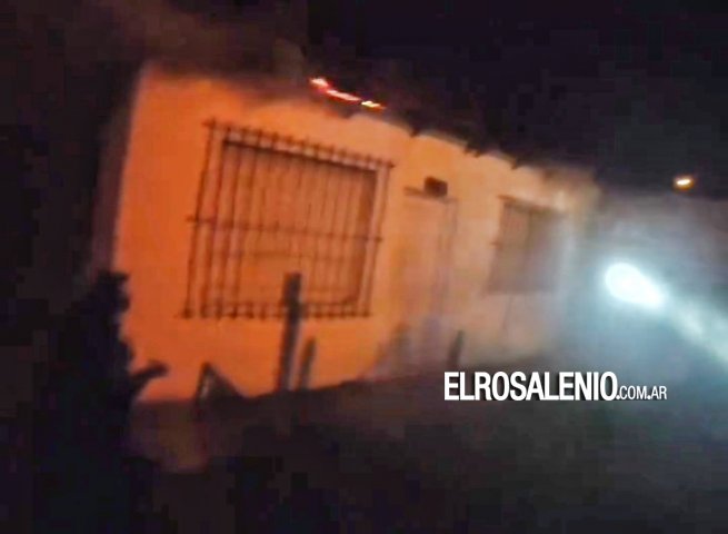 Insólito: Bomberos volvían de un siniestro y encontraron una casa que se prendía fuego
