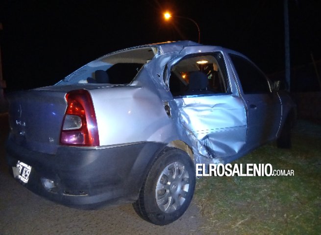 Tres personas fueron hospitalizadas tras el choque entre un auto y una moto