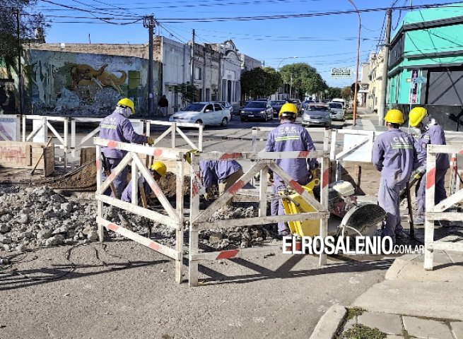 Se reanudó la obra de recambio de caños en el casco céntrico