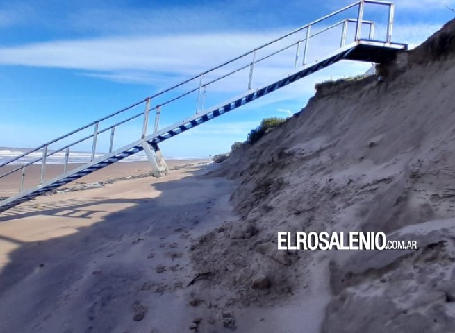 El viento dejó árboles y postes caídos, y daños en la costa de Pehuen Co y Arroyo Pareja