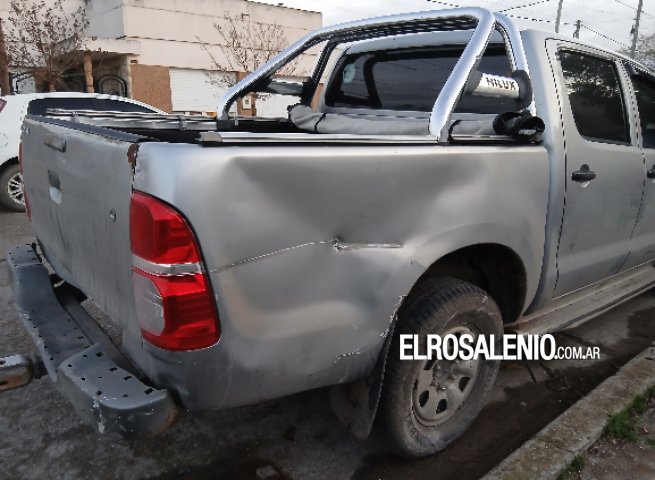 Accidente entre camioneta y moto en la tarde del domingo
