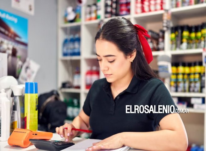 Empleados de Comercio acordaron un aumento del 5,7% y un bono de $50.000